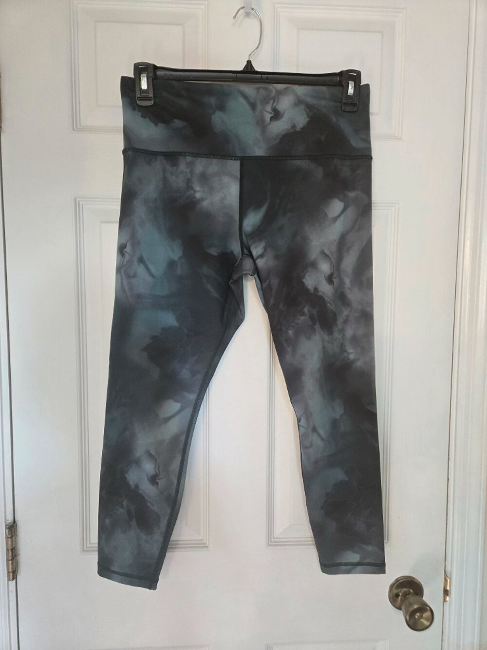 Athleta 7/8 Hi Rise Legging Green to Black Abstract Marbling Large Athletic Soft